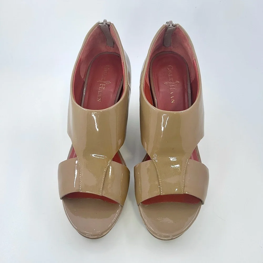 Cole Haan Air Donella 8.5B Tan Patent Leather Open Toe Wedge Booties Y2K Casual